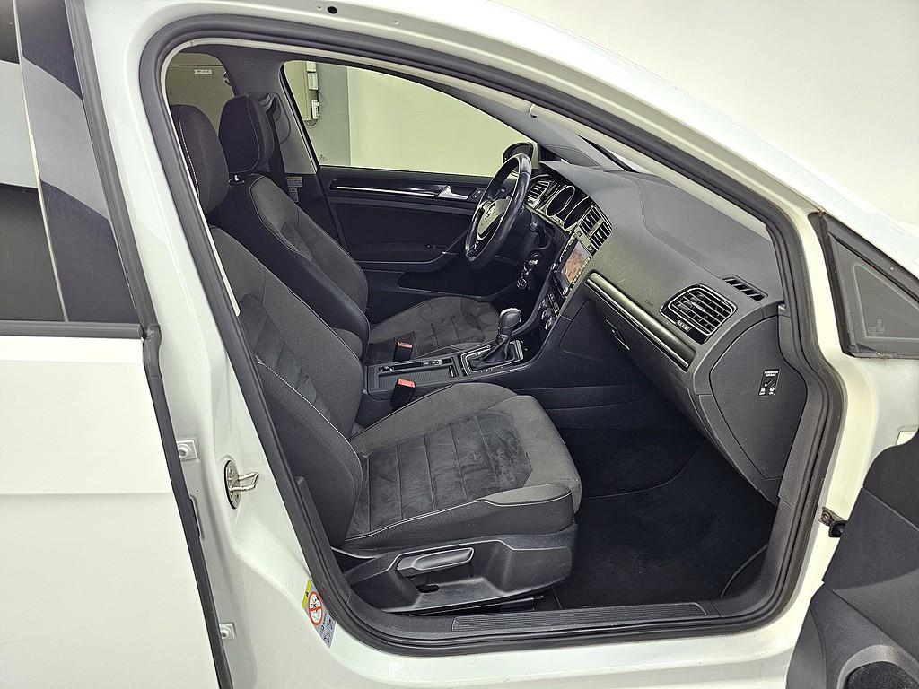 Volkswagen Golf - Vista 11