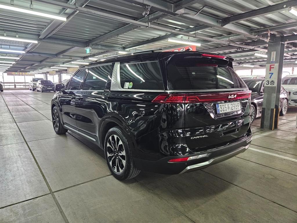 KIA Carnival - Vista 4