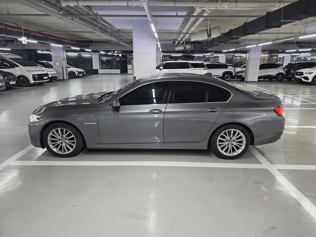 BMW 5 Series - Vista 4