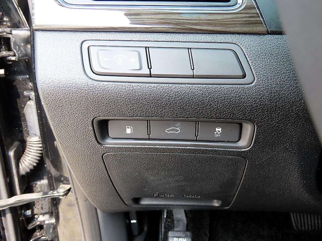 HYUNDAI Sonata - Vista 12