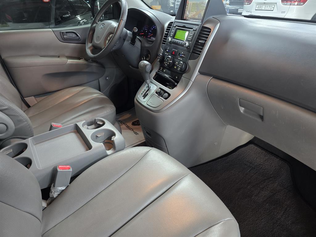 KIA Carnival - Vista 7
