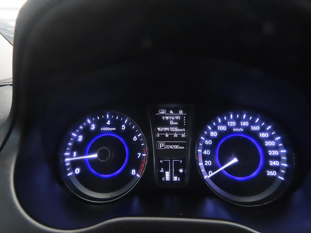 HYUNDAI Grandeur - Vista 9