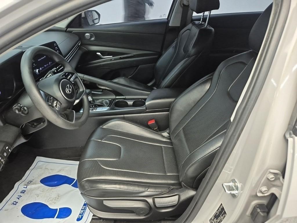 HYUNDAI Avante - Vista 11