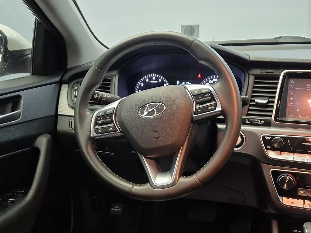 HYUNDAI Sonata - Vista 11