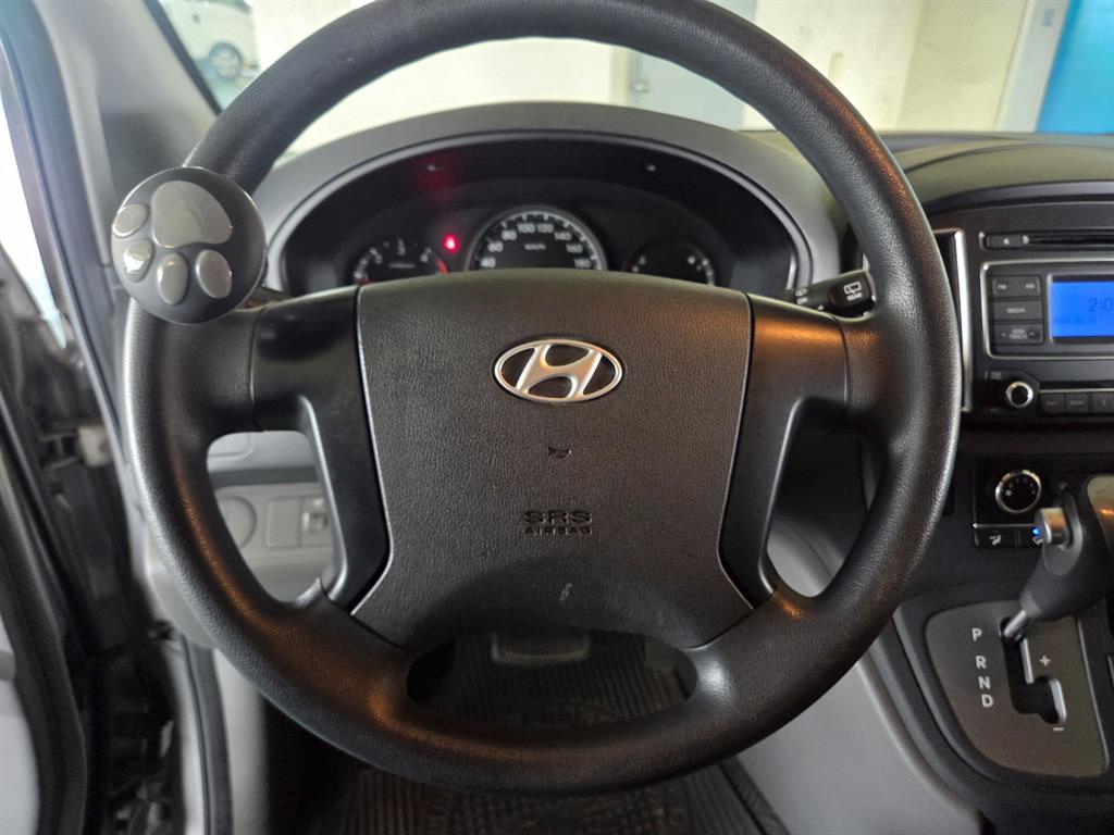 HYUNDAI Starex - Vista 10