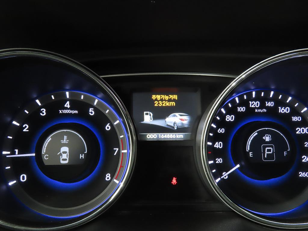 HYUNDAI Sonata - Vista 8