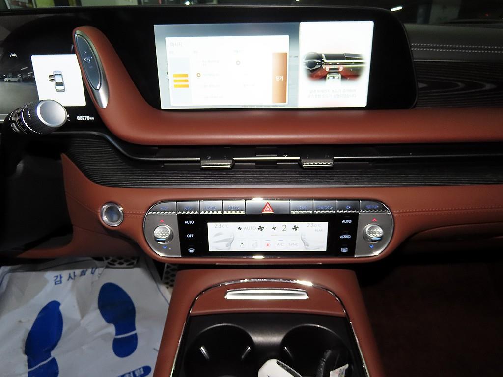 Genesis G90 - Vista 11