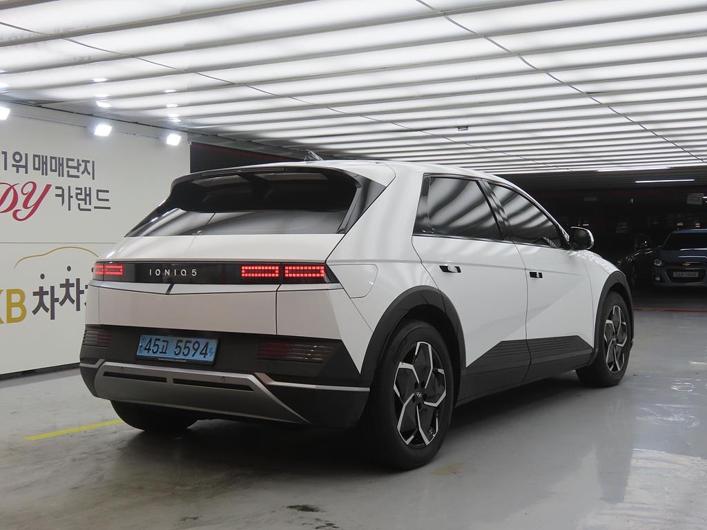 HYUNDAI Ioniq 5 - Vista 4