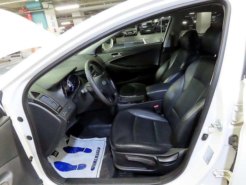 HYUNDAI Sonata - Vista 6