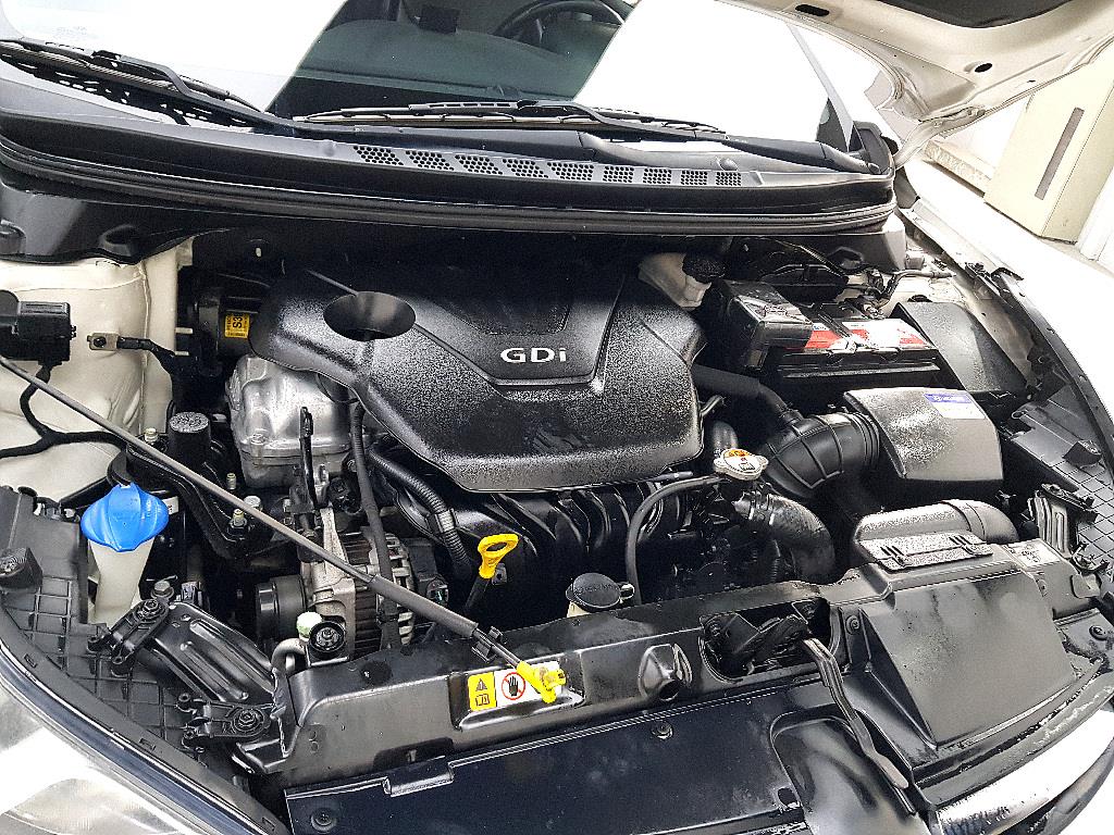 HYUNDAI Avante - Vista 6