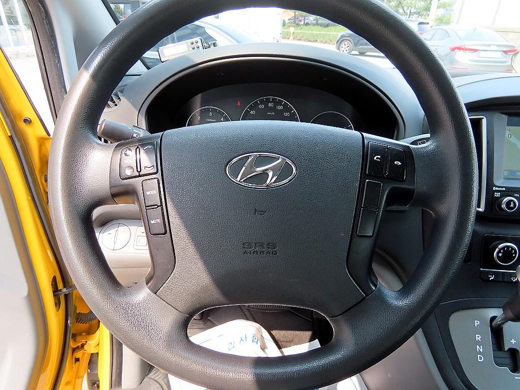 HYUNDAI Starex - Vista 9