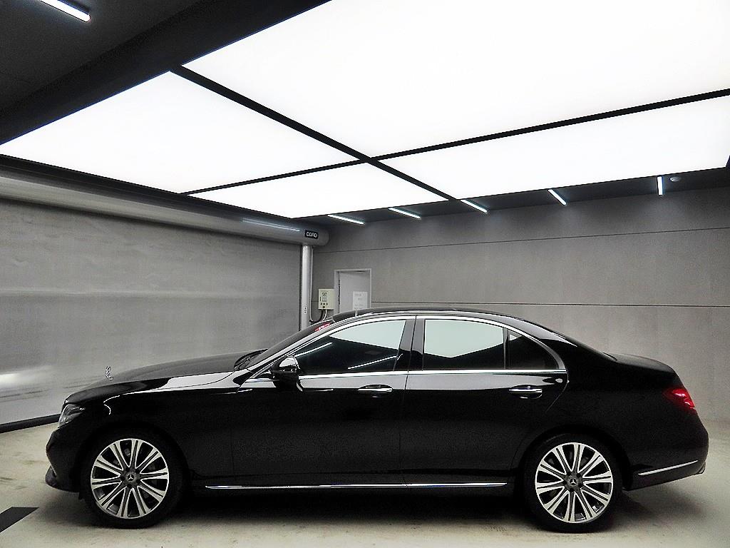 Mercedes Benz E class - Vista 4