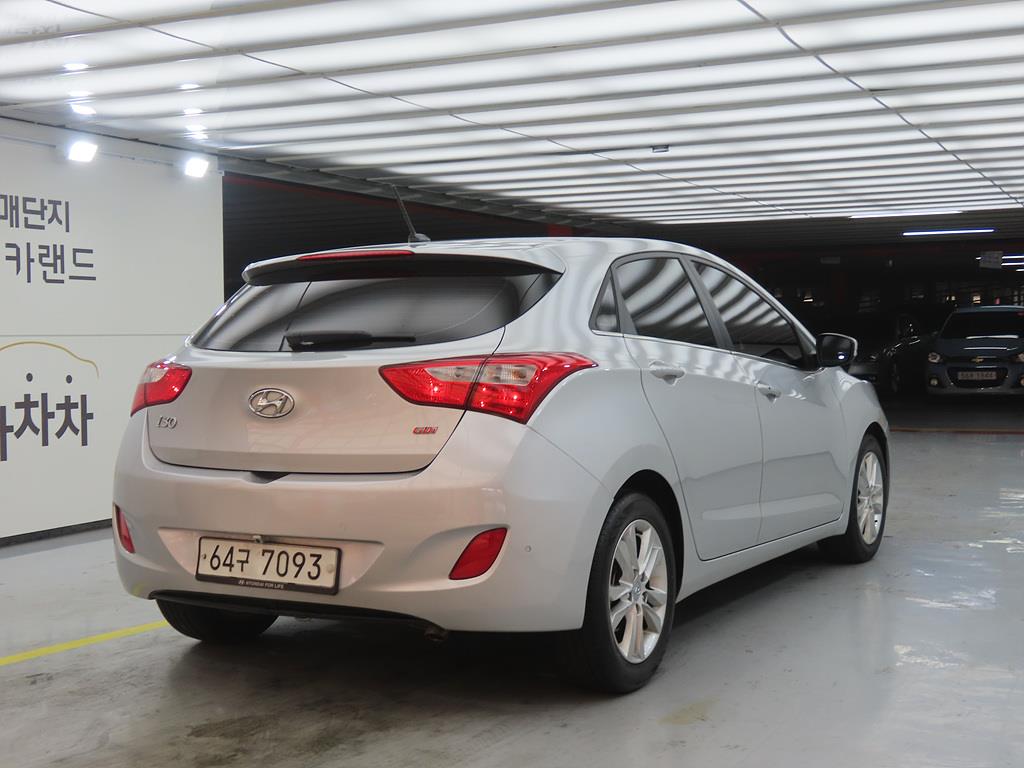 HYUNDAI i30 - Vista 4