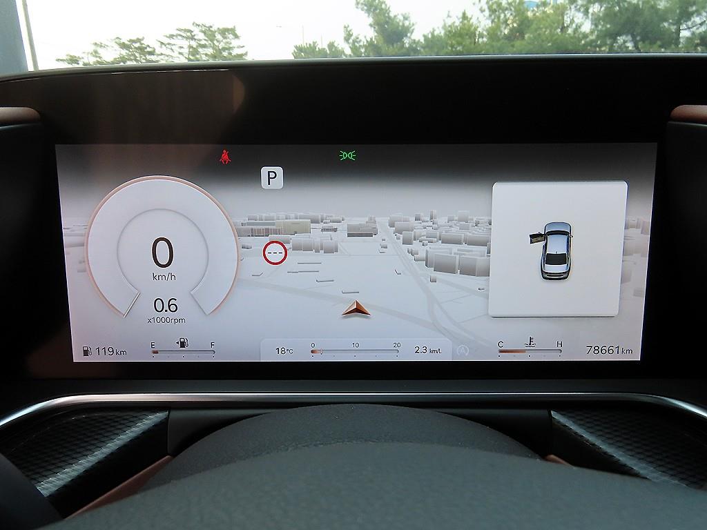 Genesis G90 - Vista 9