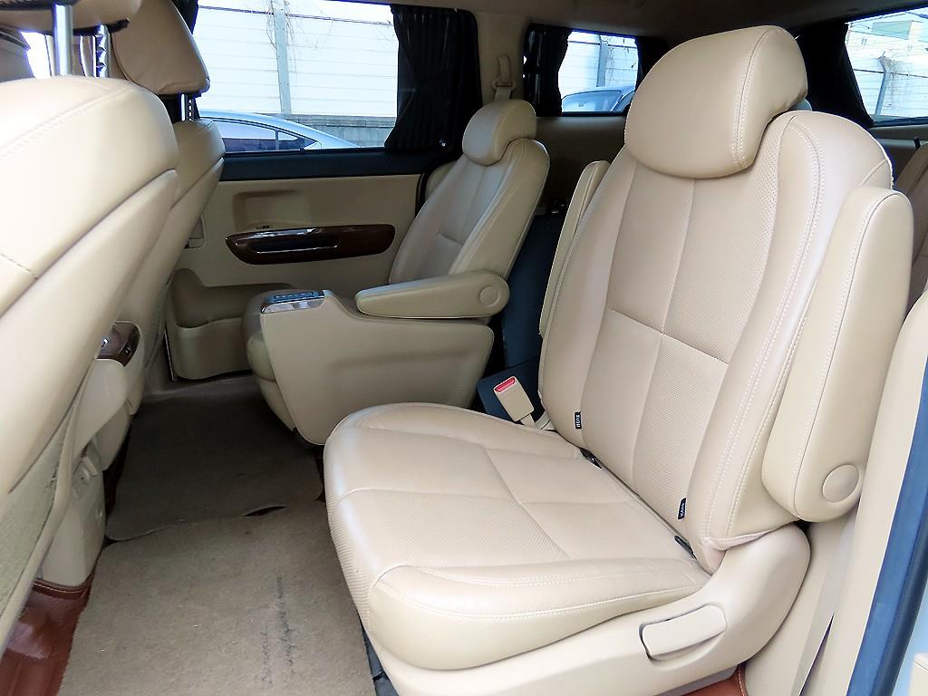 KIA Carnival - Vista 6