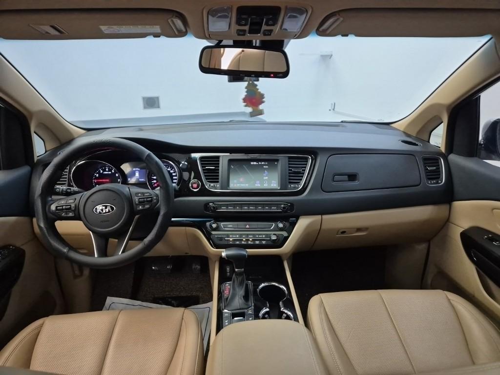 KIA Carnival - Vista 7