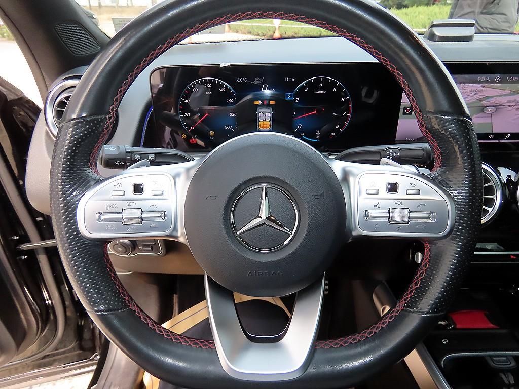 Mercedes Benz GLB Class - Vista 8