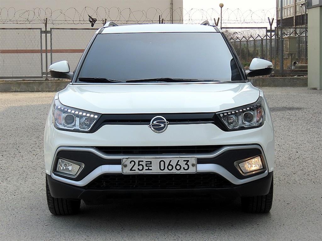 Ssangyong Tivoli 2016 Blanco - Importación desde Corea - HF Imports Iquique - Foto 1
