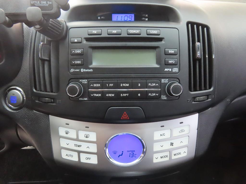 HYUNDAI Avante - Vista 10