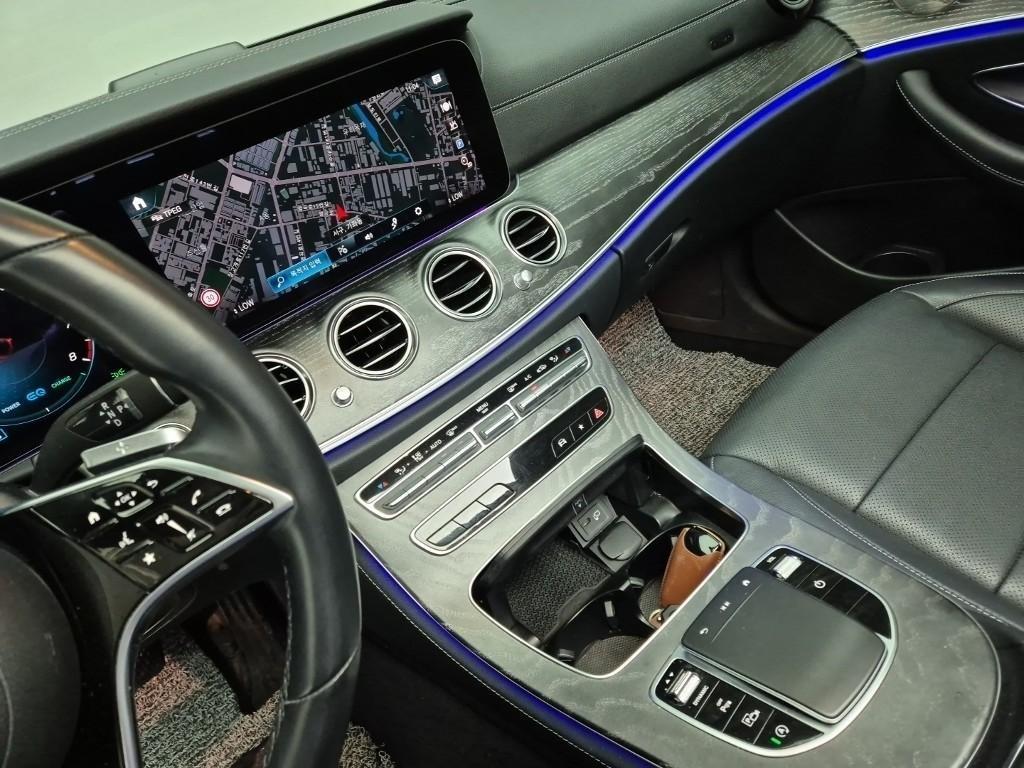 Mercedes Benz E class - Vista 10