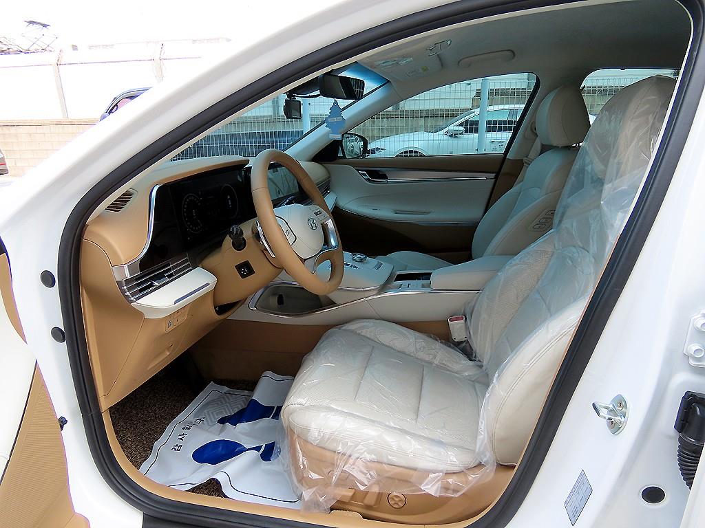 HYUNDAI Grandeur - Vista 5