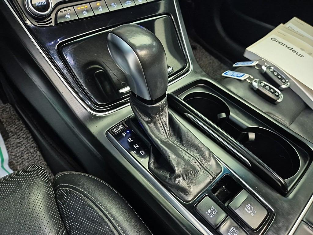 HYUNDAI Grandeur - Vista 8