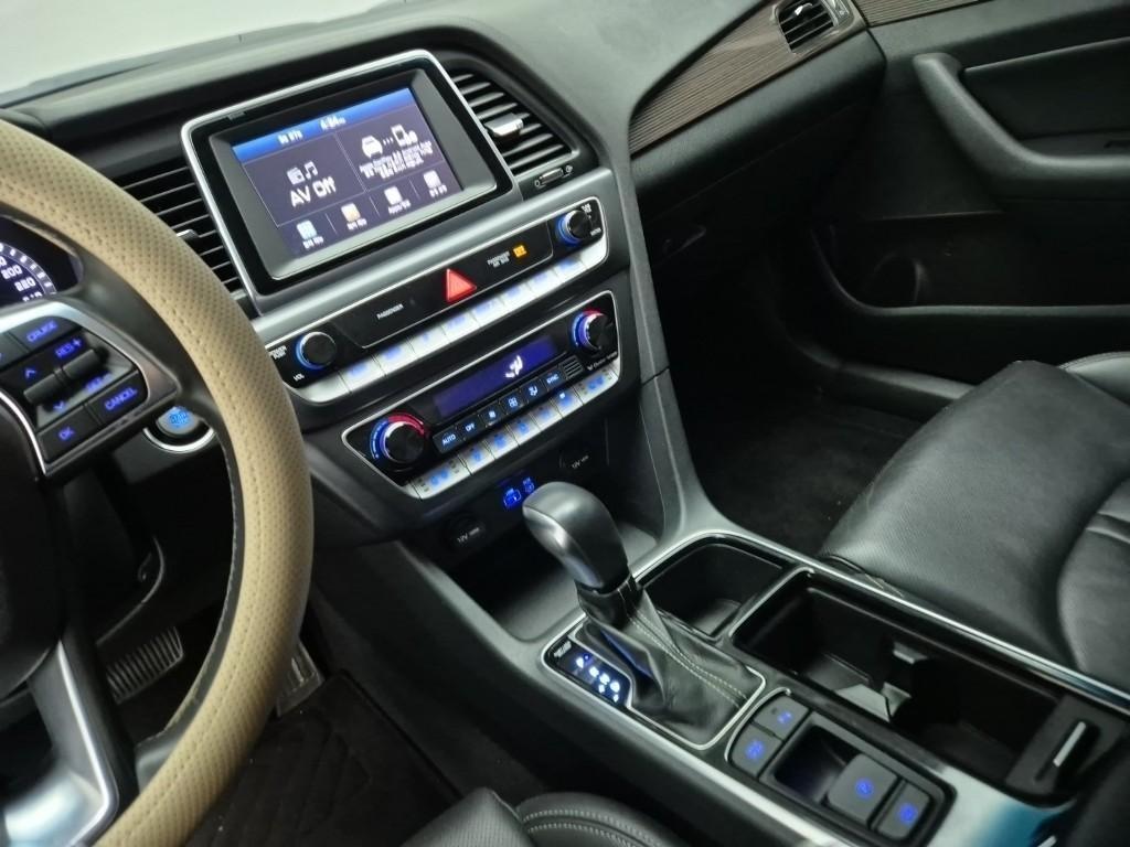 HYUNDAI Sonata - Vista 10