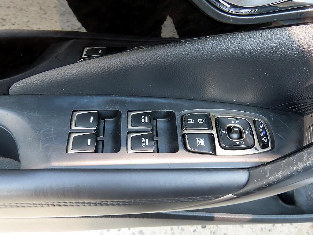 HYUNDAI Grandeur - Vista 11