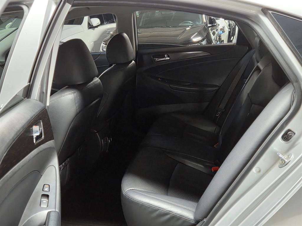 HYUNDAI Sonata - Vista 11