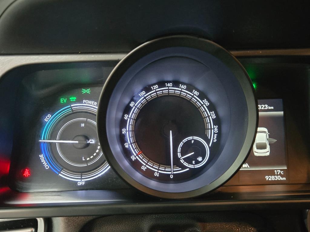 HYUNDAI Avante - Vista 9