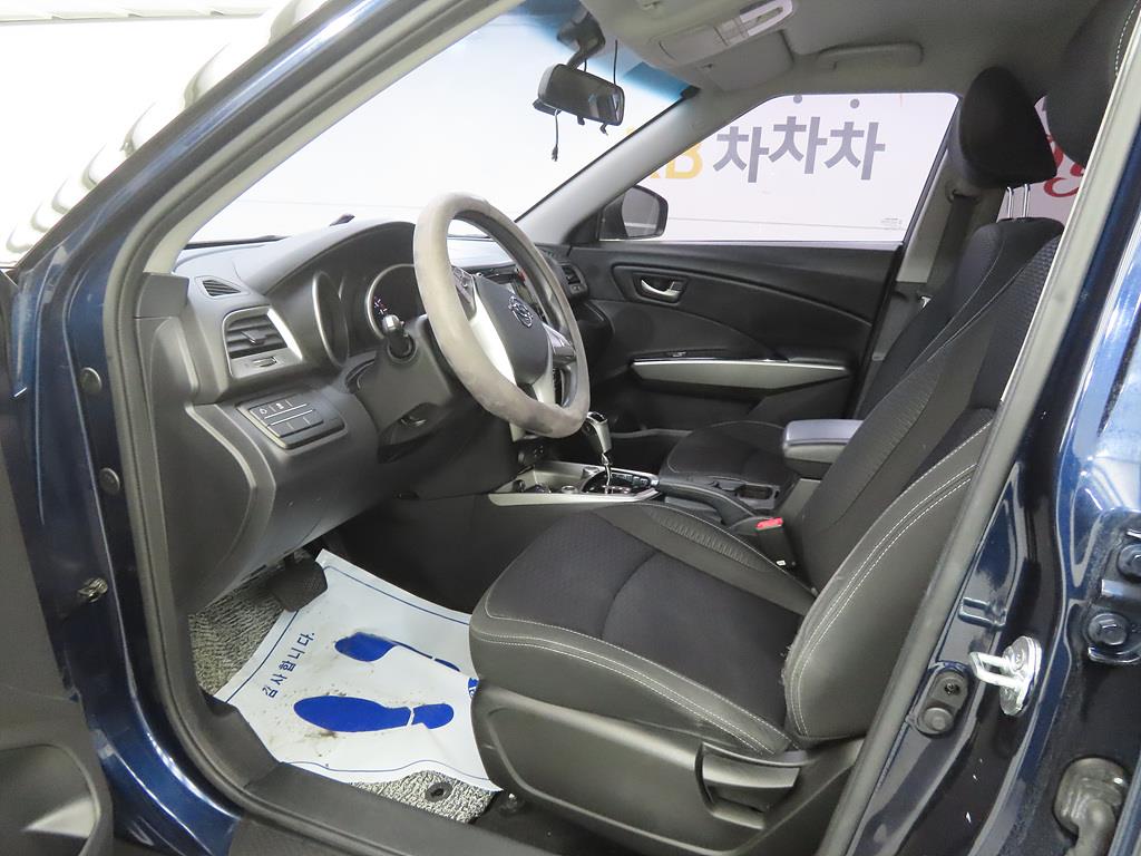 Ssangyong Tivoli - Vista 5