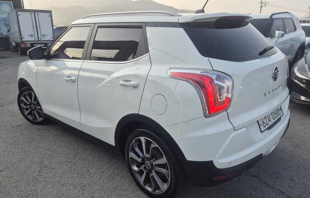 Ssangyong Tivoli - Vista 6