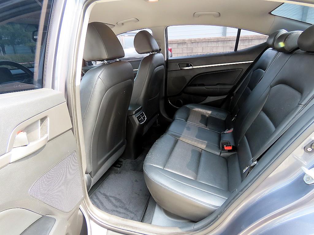 HYUNDAI Avante - Vista 6