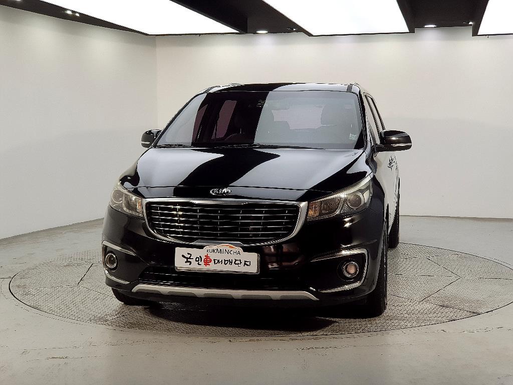 KIA Carnival - Vista 2