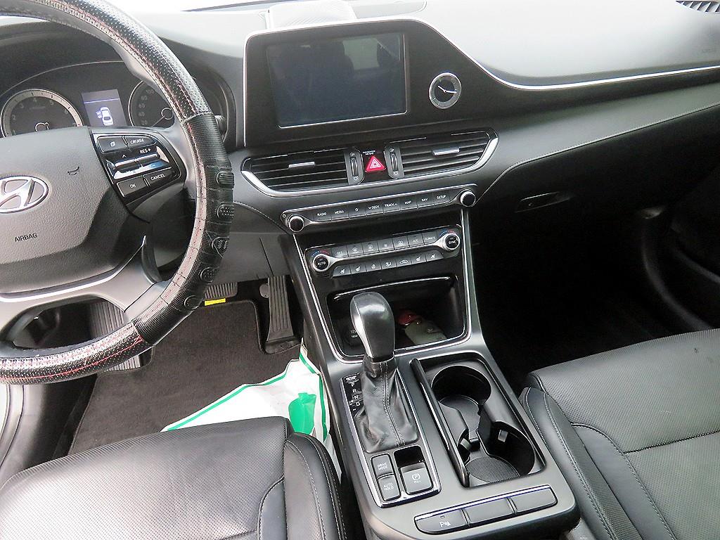 HYUNDAI Grandeur - Vista 12