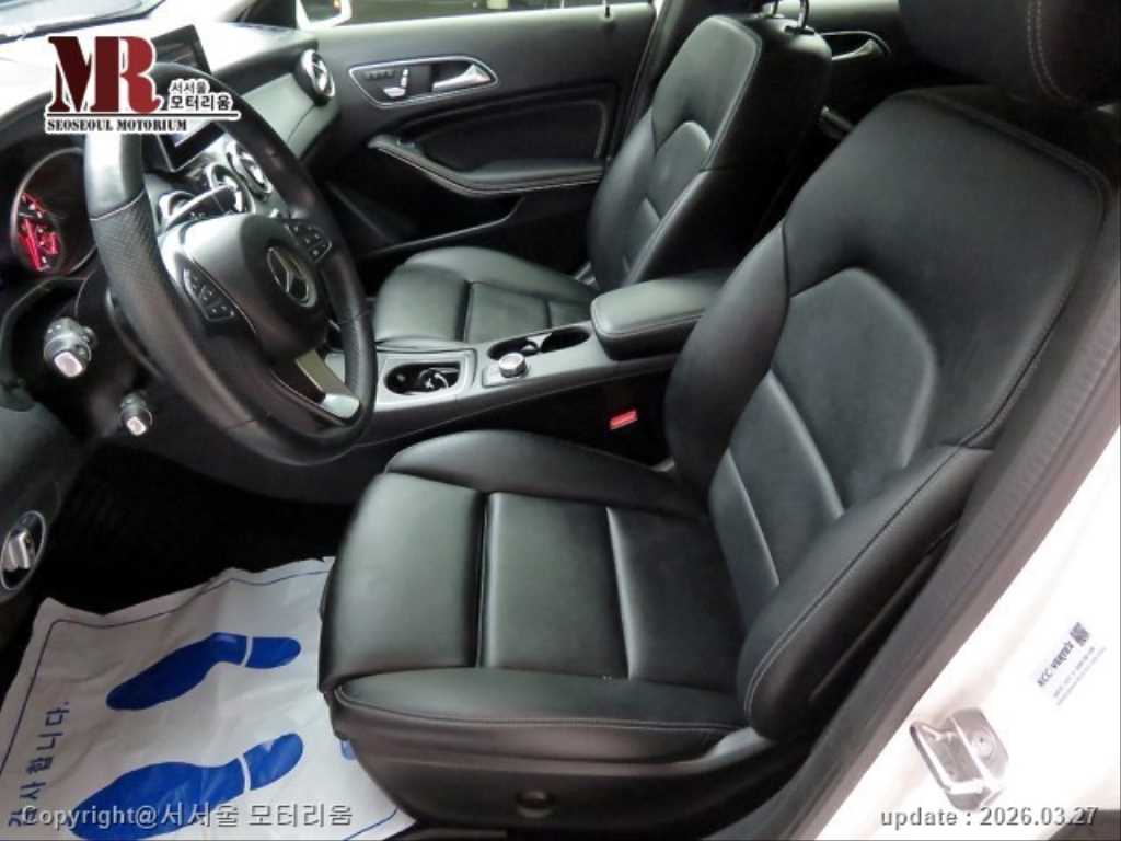 Mercedes Benz GLA Class - Vista 5