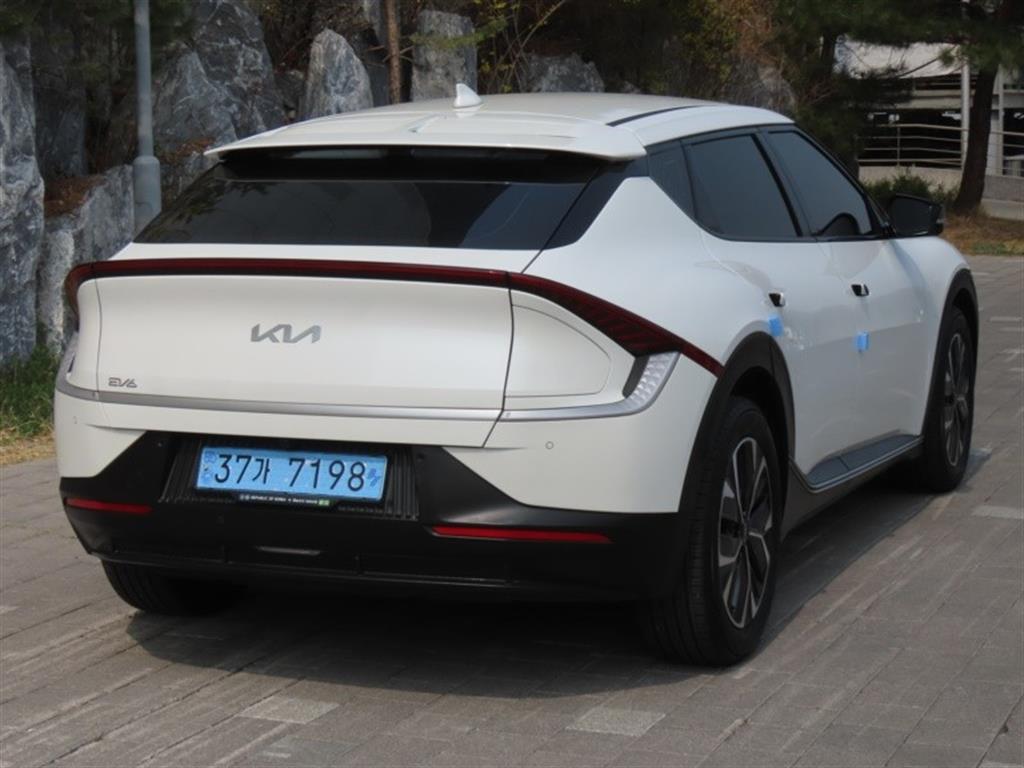 KIA EV6 - Vista 5