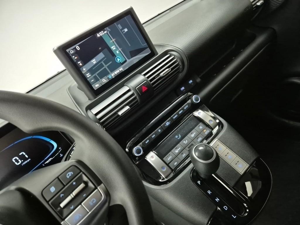 HYUNDAI Casper - Vista 9