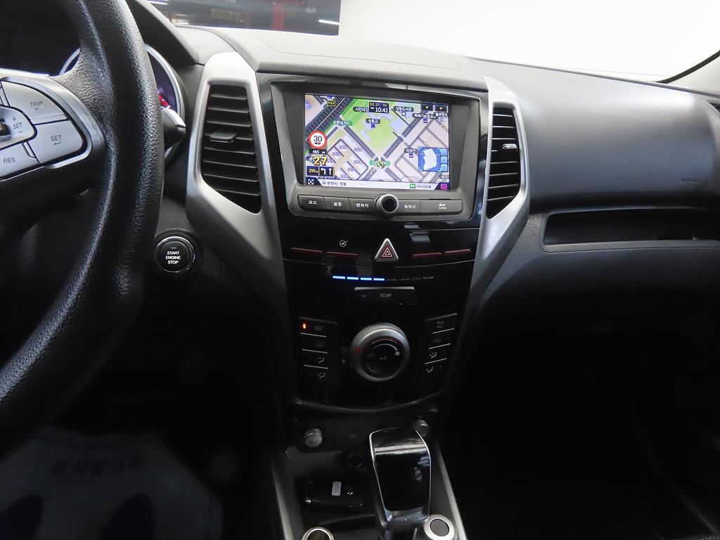 Ssangyong Tivoli - Vista 10