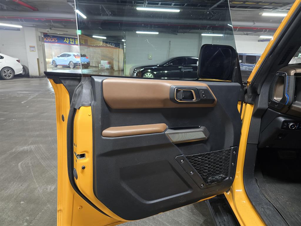 Ford Bronco - Vista 12