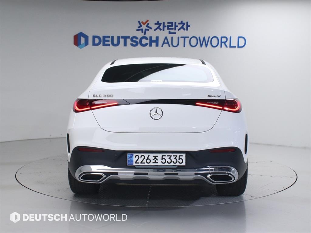 Mercedes Benz GLC Class - Vista 4