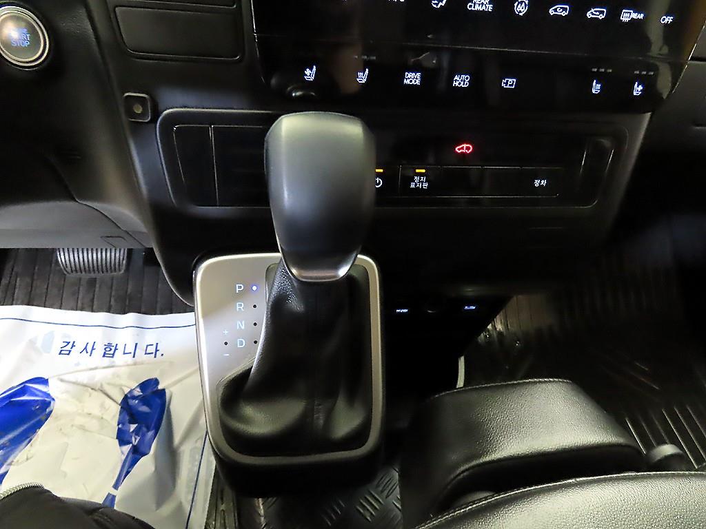 HYUNDAI Staria - Vista 12