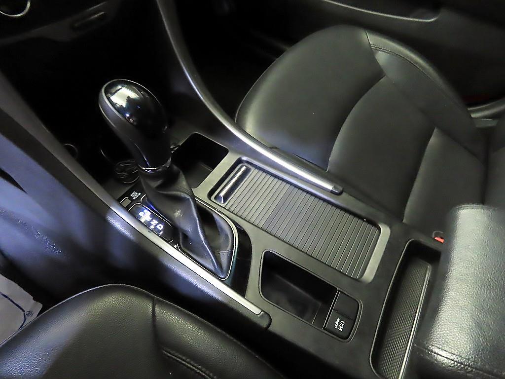 HYUNDAI Sonata - Vista 12