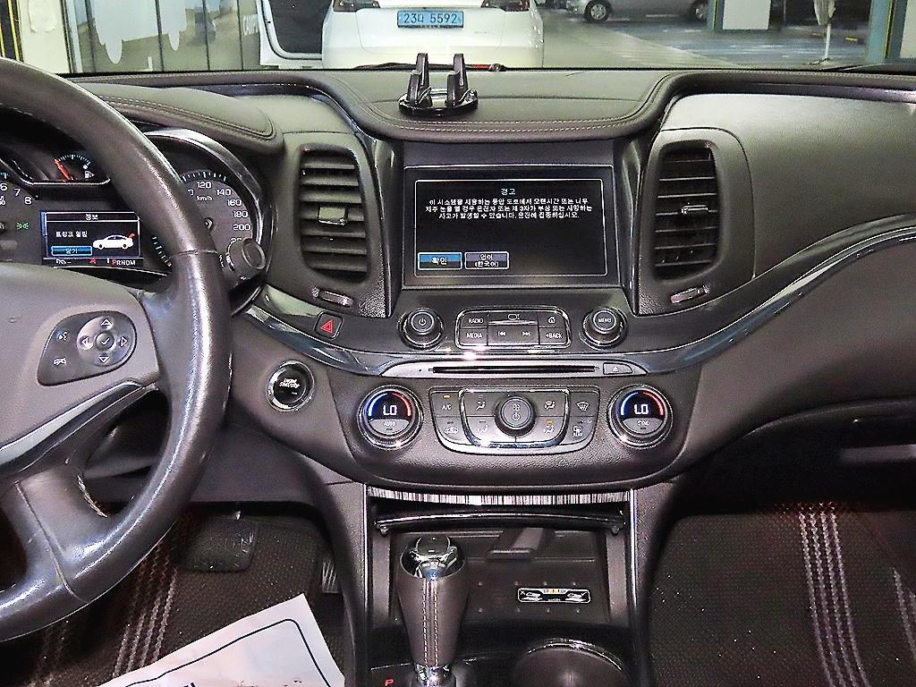 Chevrolet Impala - Vista 11