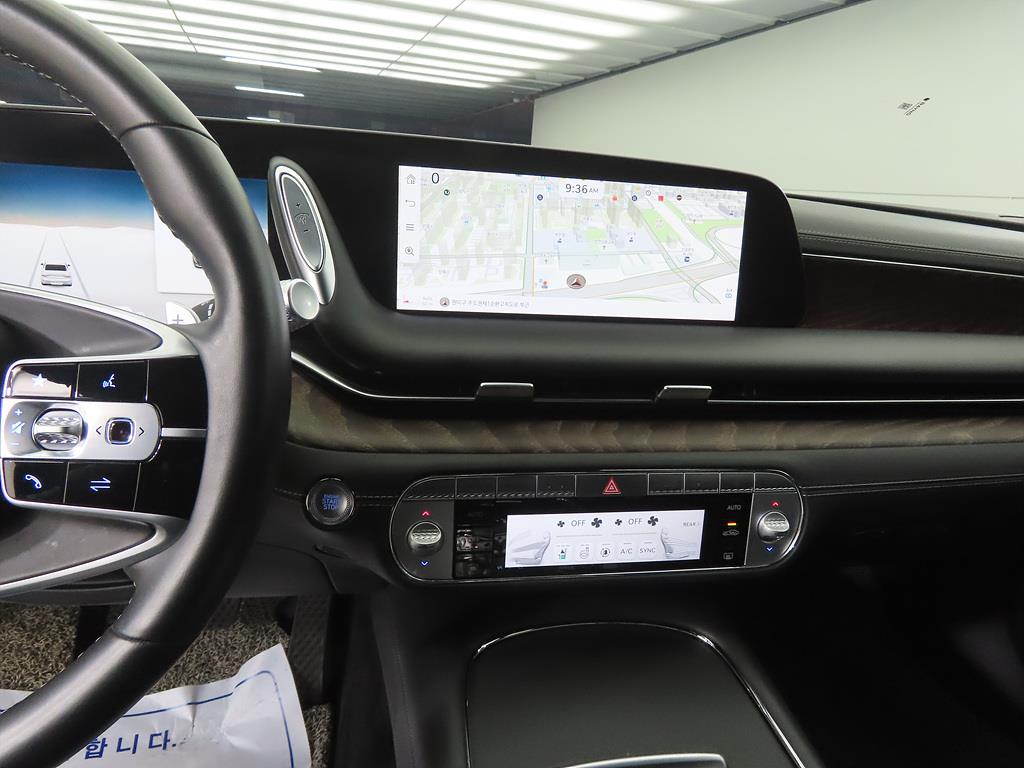 Genesis G90 - Vista 10