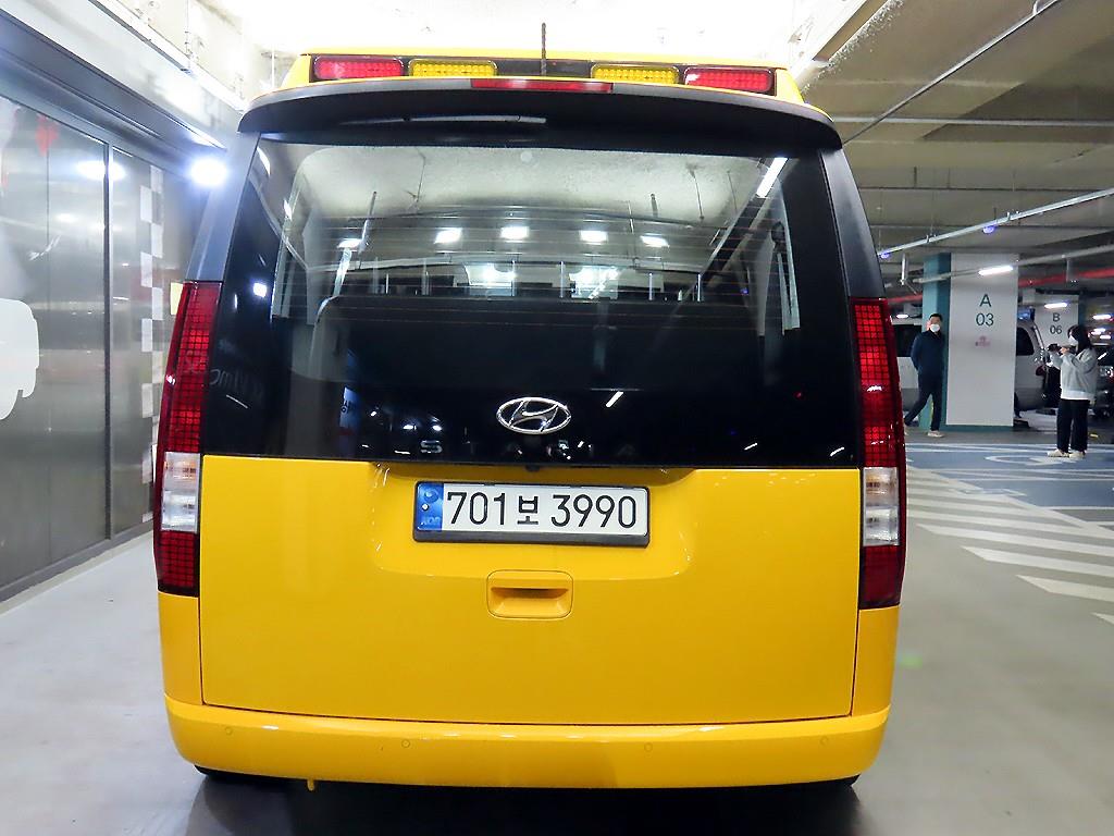 HYUNDAI Staria - Vista 5