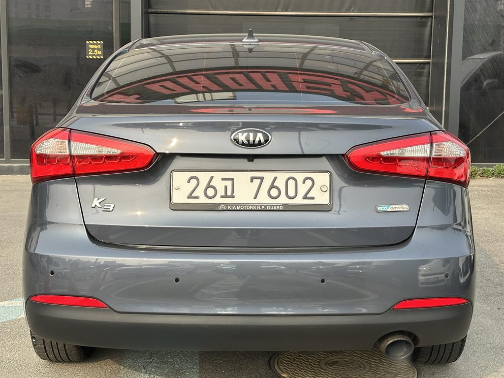 KIA K3 - Vista 4