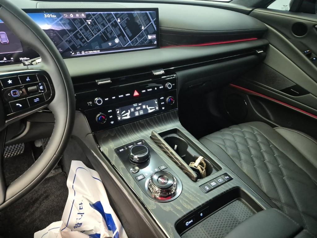 Genesis G80 - Vista 10