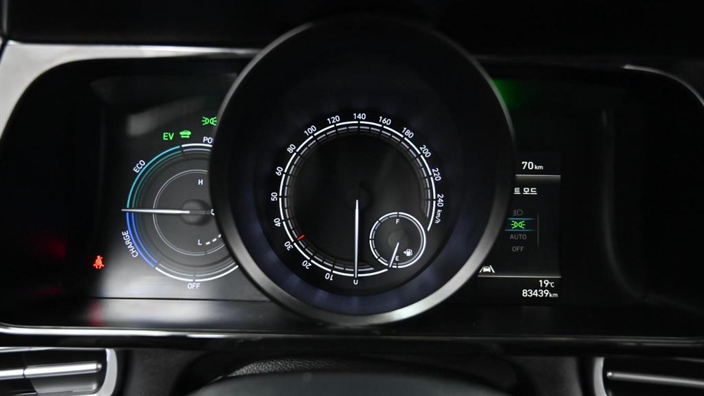 HYUNDAI Avante - Vista 11