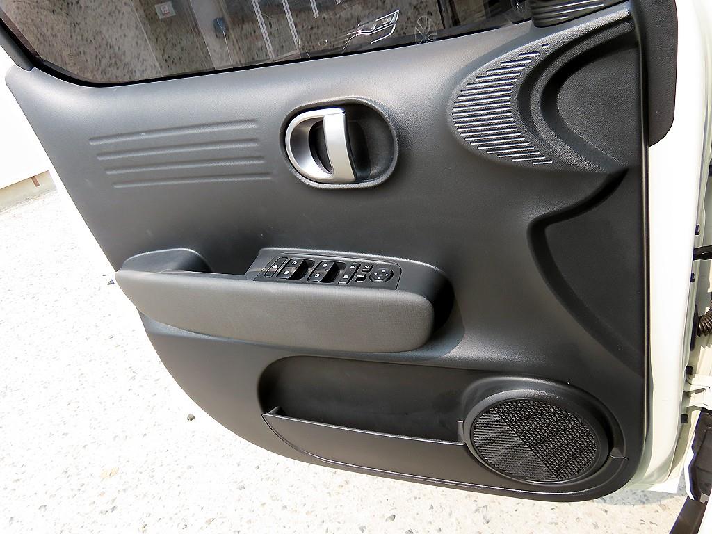 HYUNDAI Casper - Vista 11